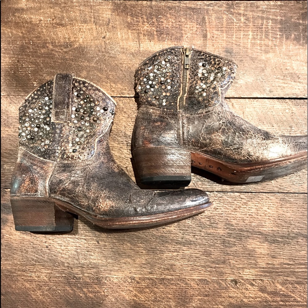 SENDRA studded and crackled leather boots